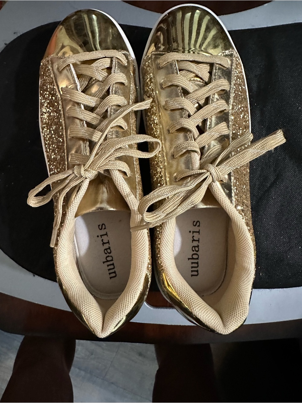 Uubaris women’s Gold Glitter Lace-Up Sneakers